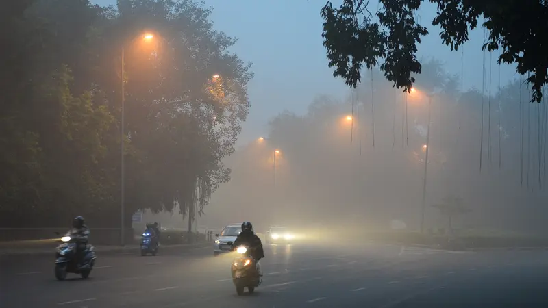Tips Berkendara di Jalan Berkabut