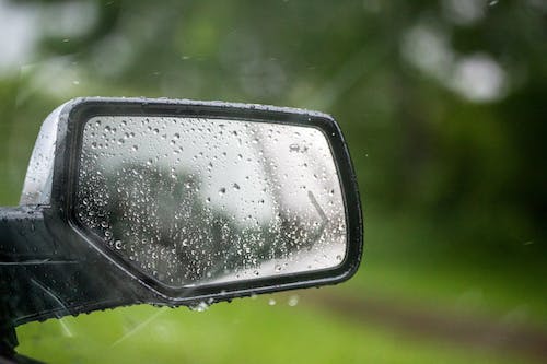 Cek komponen mobil saat hujan