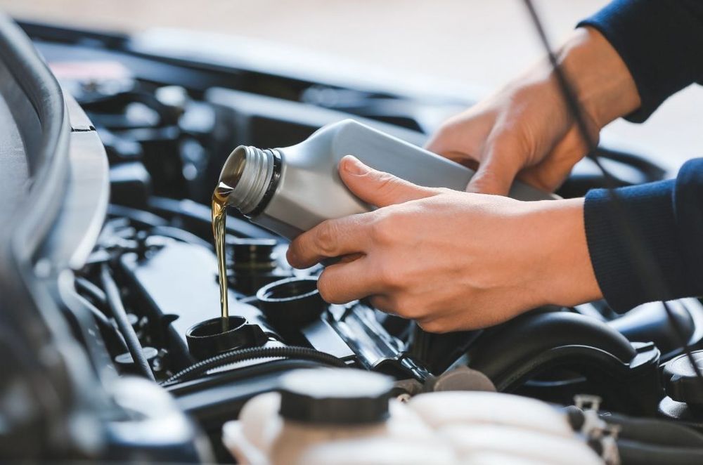 Tanda Oli Mobil Harus Diganti (Jangan Tunggu Rusak!)